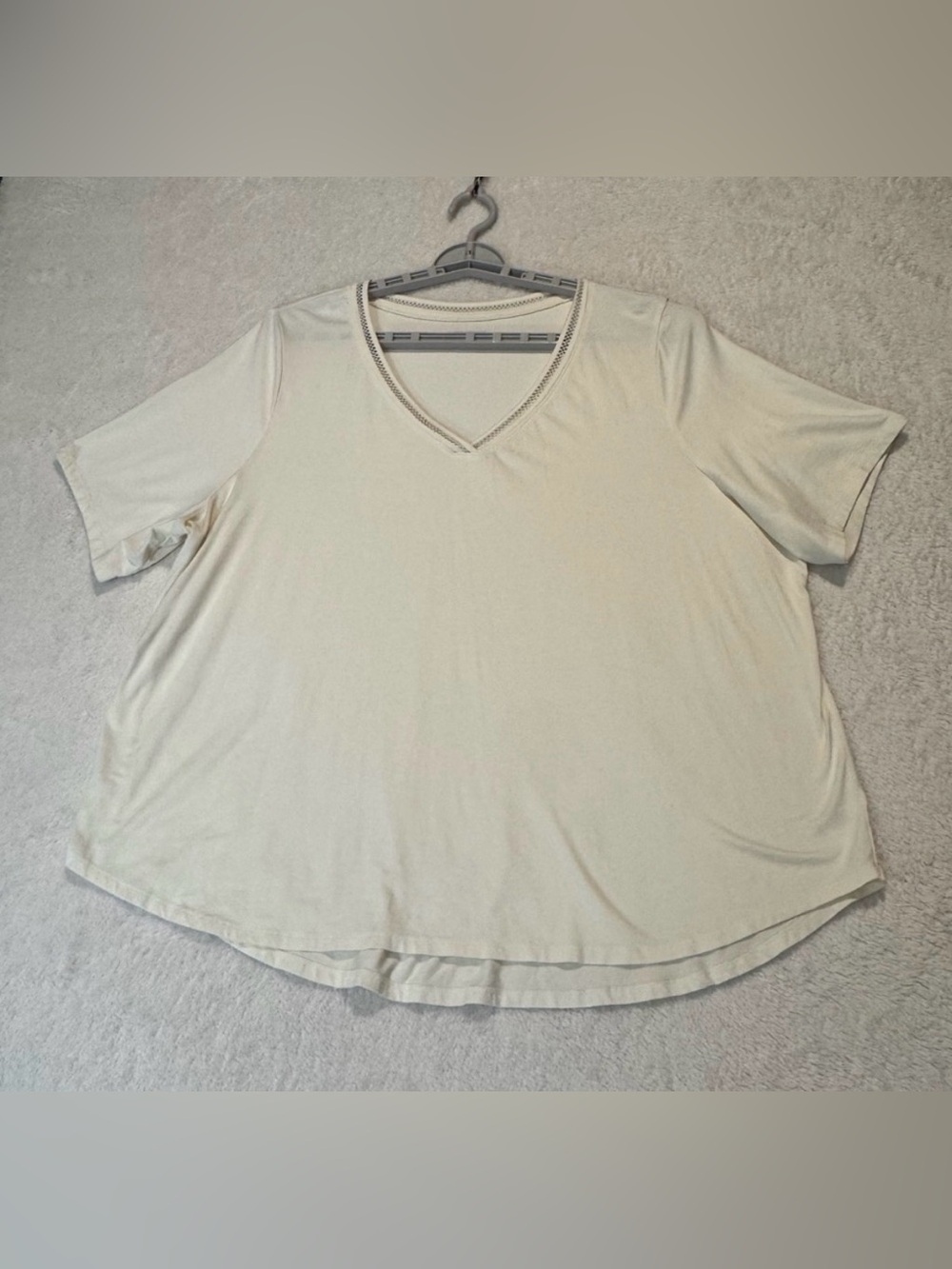 Lane Bryant Short Sleeves V Neck Top
Size 26/28